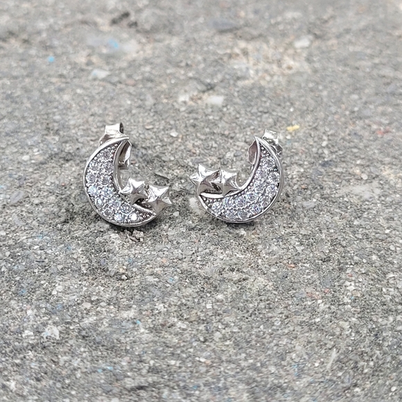 Silver Moon And Stars Ear Studs NWOT - Picture 2 of 3